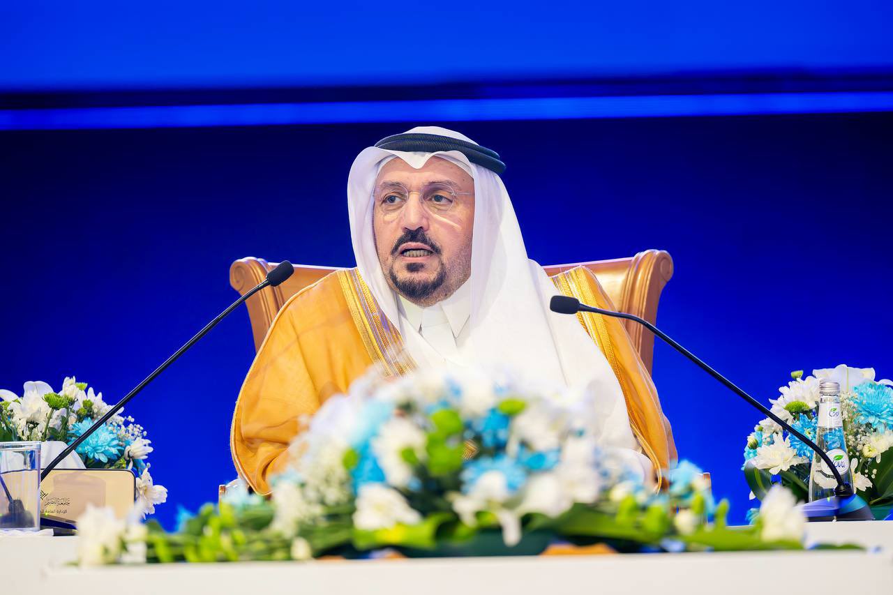 كلّيات عنيزة تشارك في لقاء سمو أمير منطقة القصيم مع طلبة التعليم الجامعي