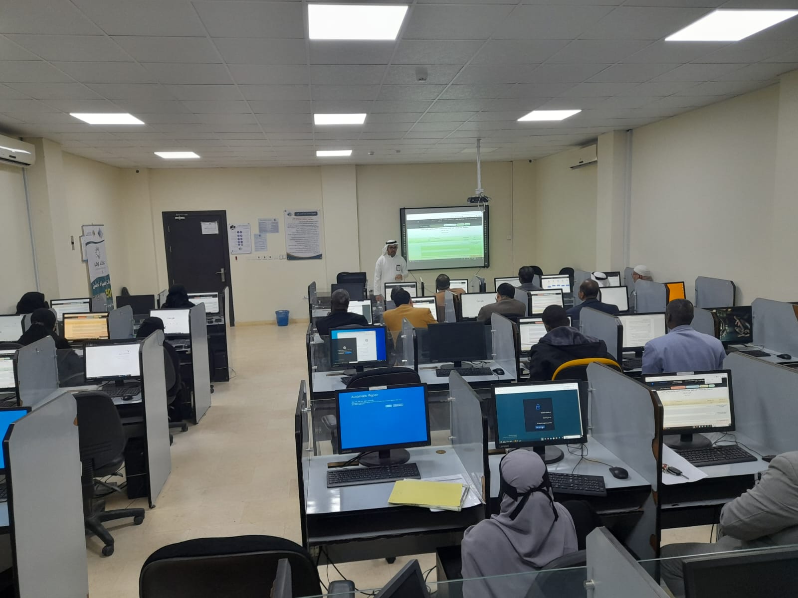 ربط استراتيجيات التدريس وطرق التقويم مع مخرجات المقررات المحدثة (2)