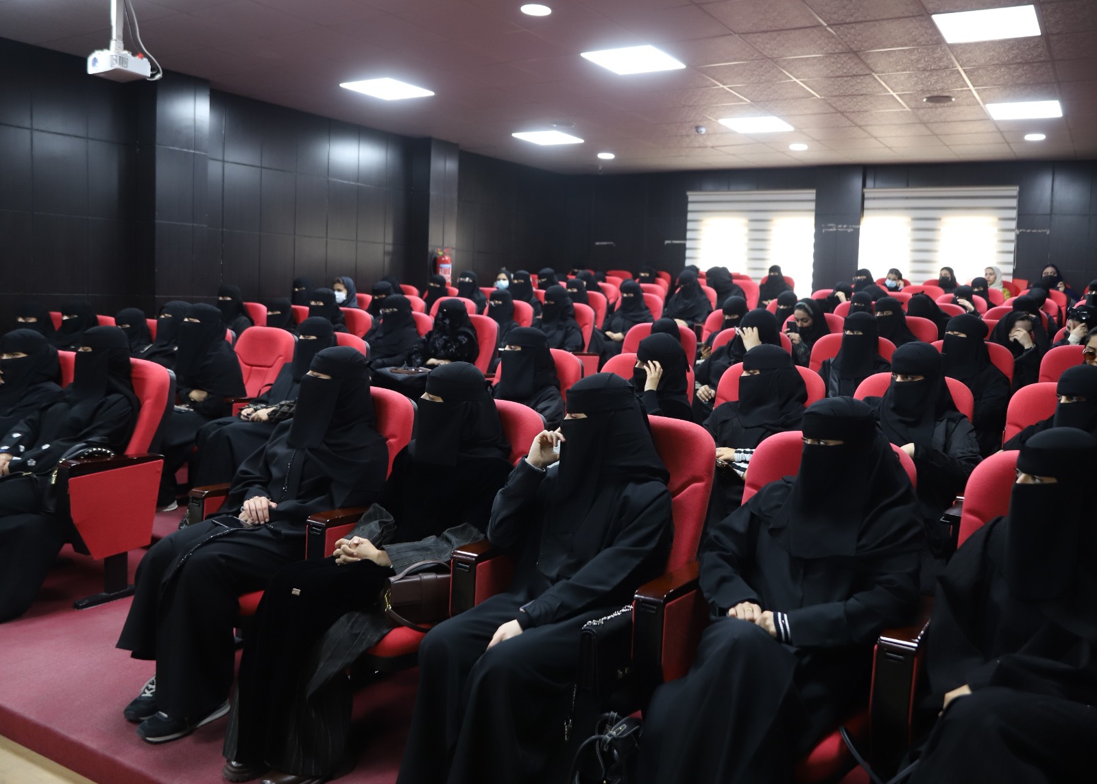 تعريف طالبات الكليات بالجودة وأهميتها ودورهم في رفع مستوياتها