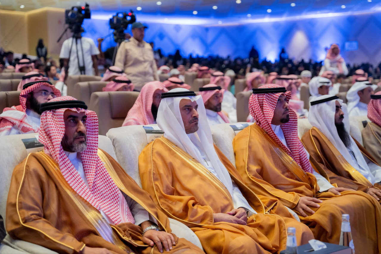 كلّيات عنيزة تشارك في لقاء سمو أمير منطقة القصيم مع طلبة التعليم الجامعي