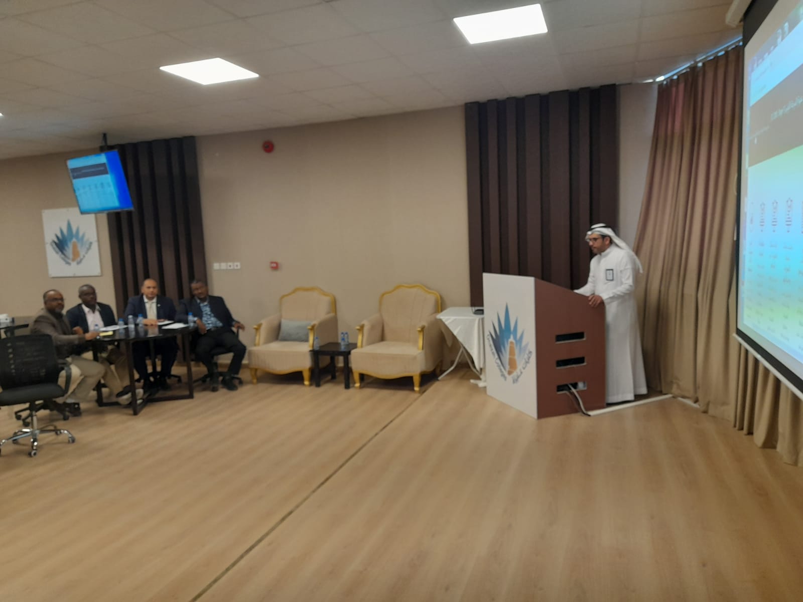 إعداد تقارير مؤشرات الأداء على النظام الإلكتروني