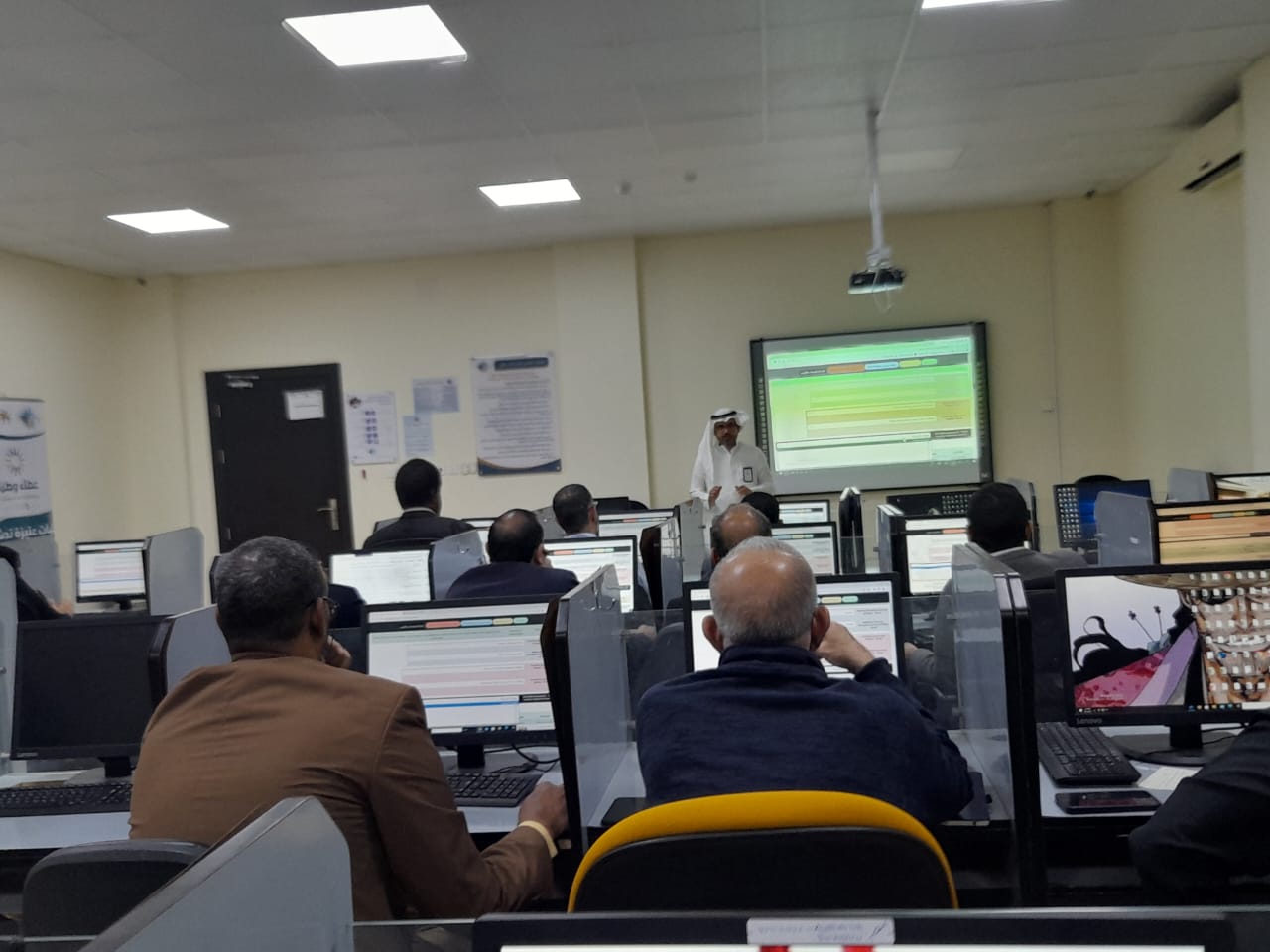 ربط استراتيجيات التدريس وطرق التقويم مع مخرجات المقررات المحدثة (1)