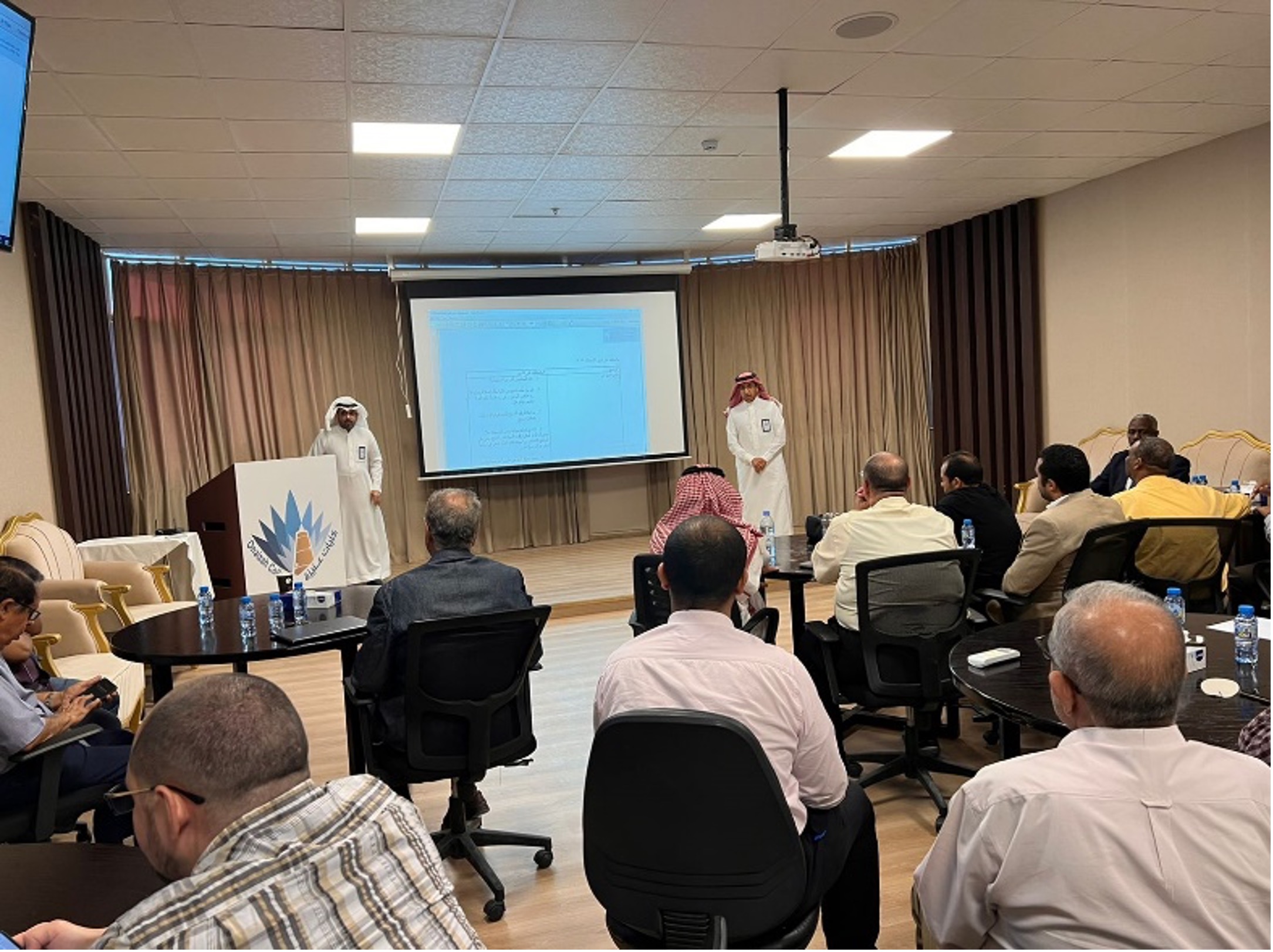 موائمة مخرجات المقرر مع مخرجات البرنامج لكلية الهندسة وتقنية المعلومات