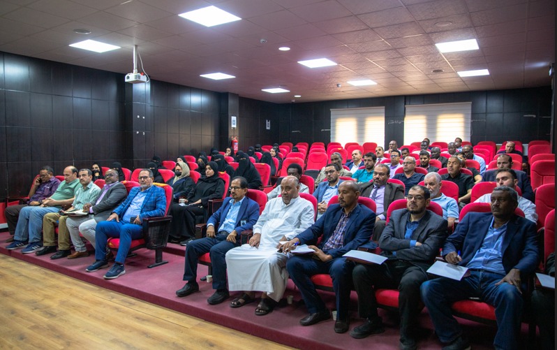 إعداد التقارير السنوية والخطط التشغيلية للبرامج الأكاديمية