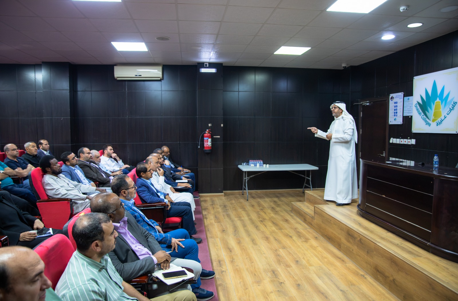 إعداد التقارير السنوية والخطط التشغيلية للبرامج الأكاديمية